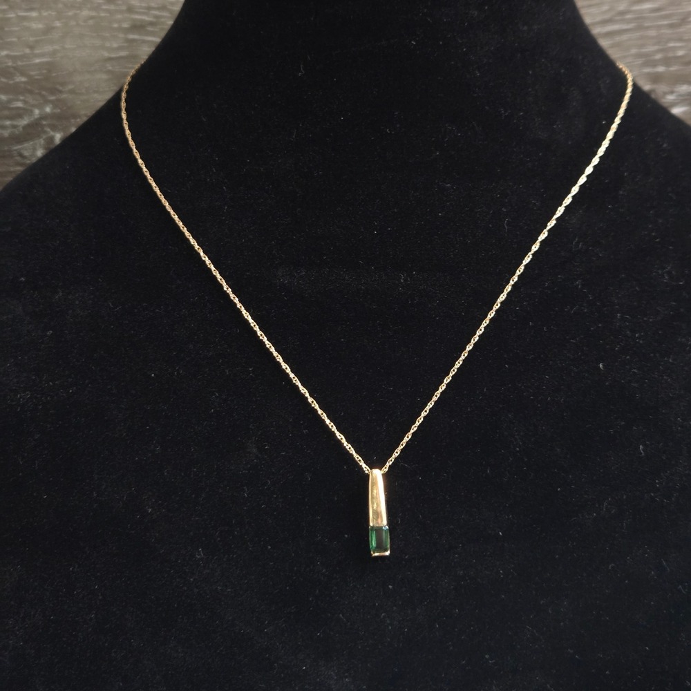 Vintage John Deere 14K Yellow Gold Necklace Pendant Green Emerald Stone 18"